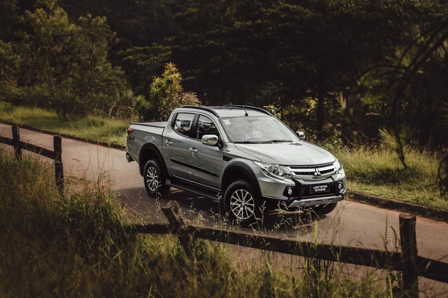  Mitsubishi L200 Triton HPE-S Outdoor 2020 года  (LA) (фото 14 из 18)
